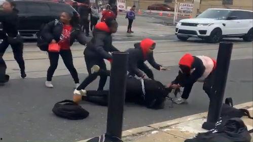 吃瓜群众拍到威猛大叔,吃瓜群众镜头下的硬汉瞬间