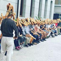 浙江街头吃瓜群众是谁啊,他们是谁？为何如此热议？