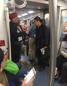 毕业生群众吃瓜,校园八卦背后的青春故事